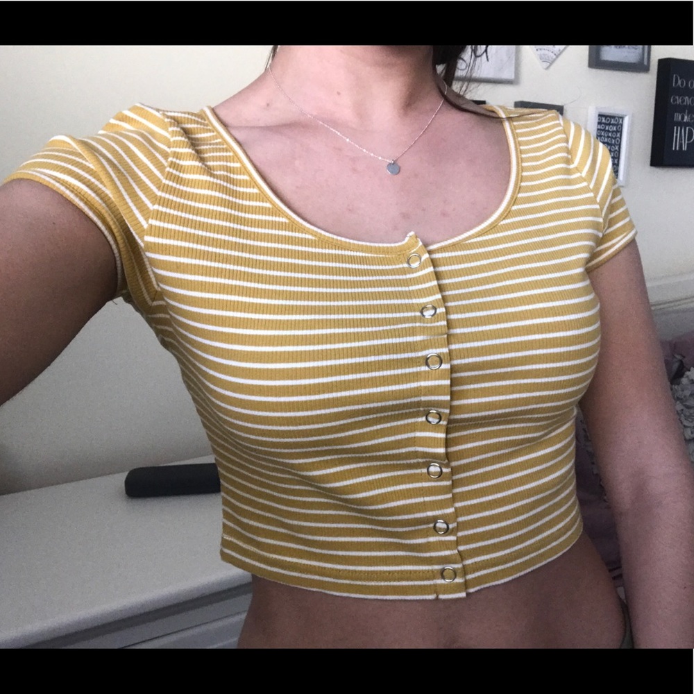 Crop top - Picture 2 of 2